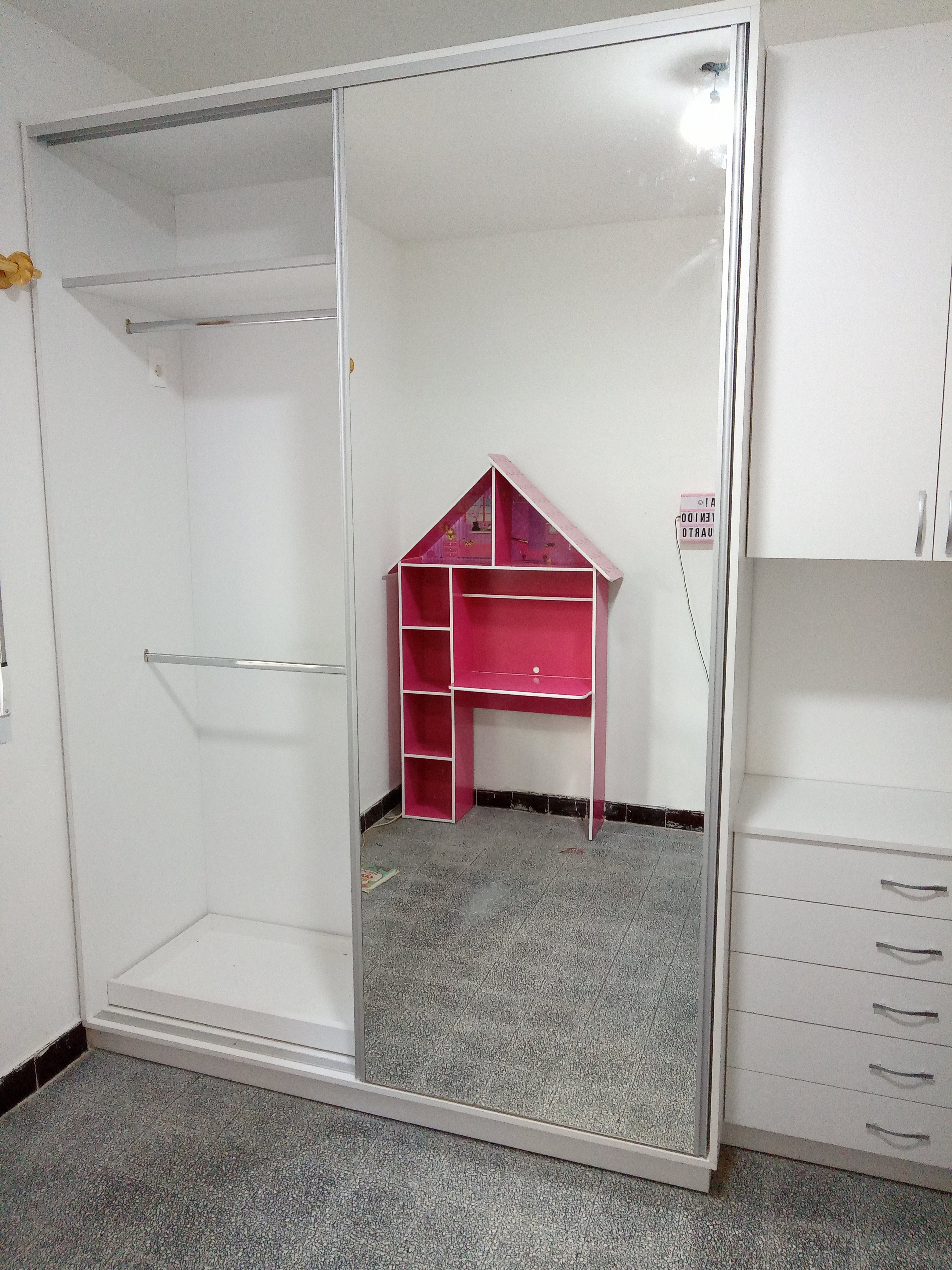 Placar blanco con espejo