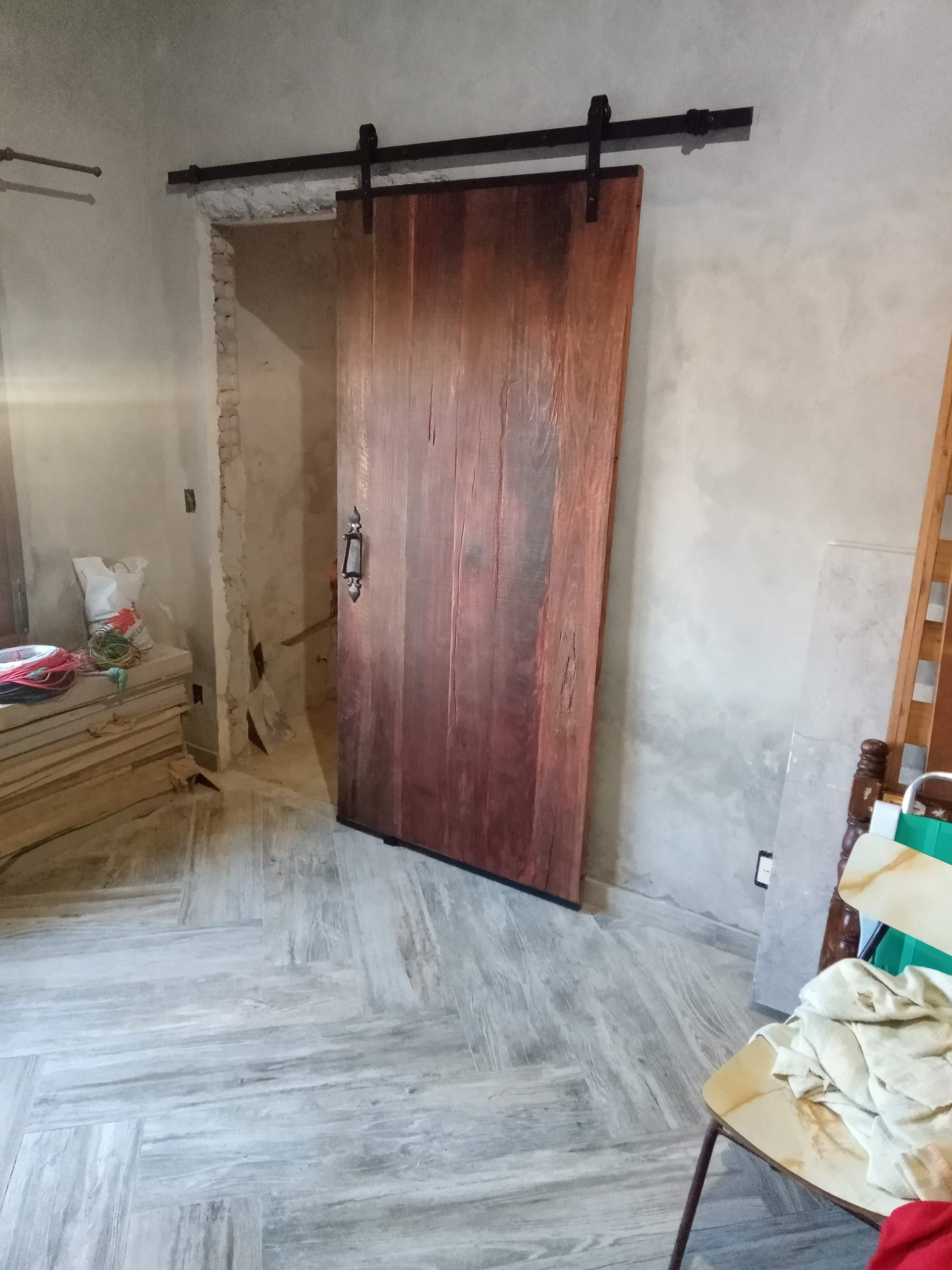 Puerta corrediza estilo granero